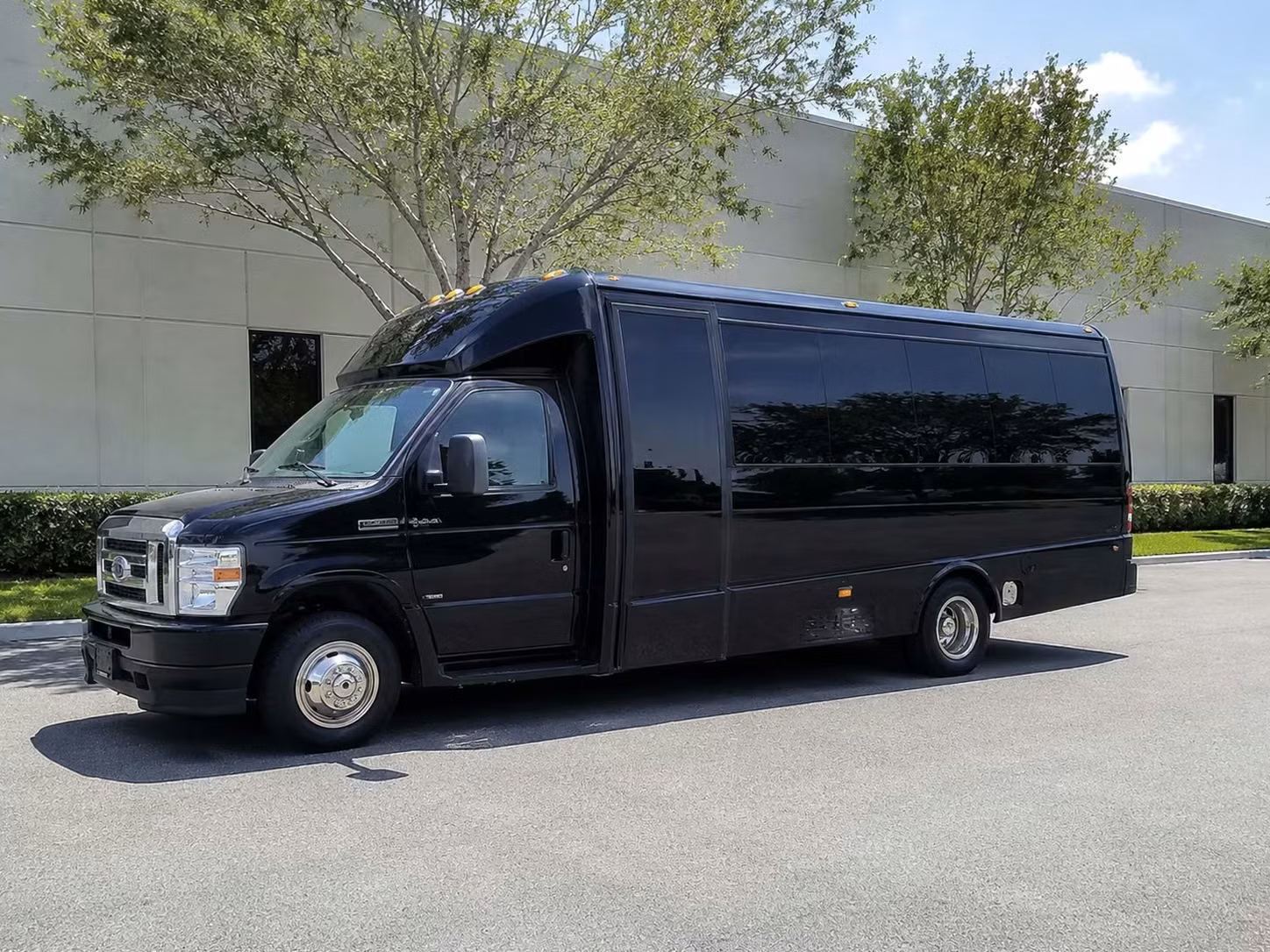 minibus rentals in hayward for smaller prom groups who want to travel in style